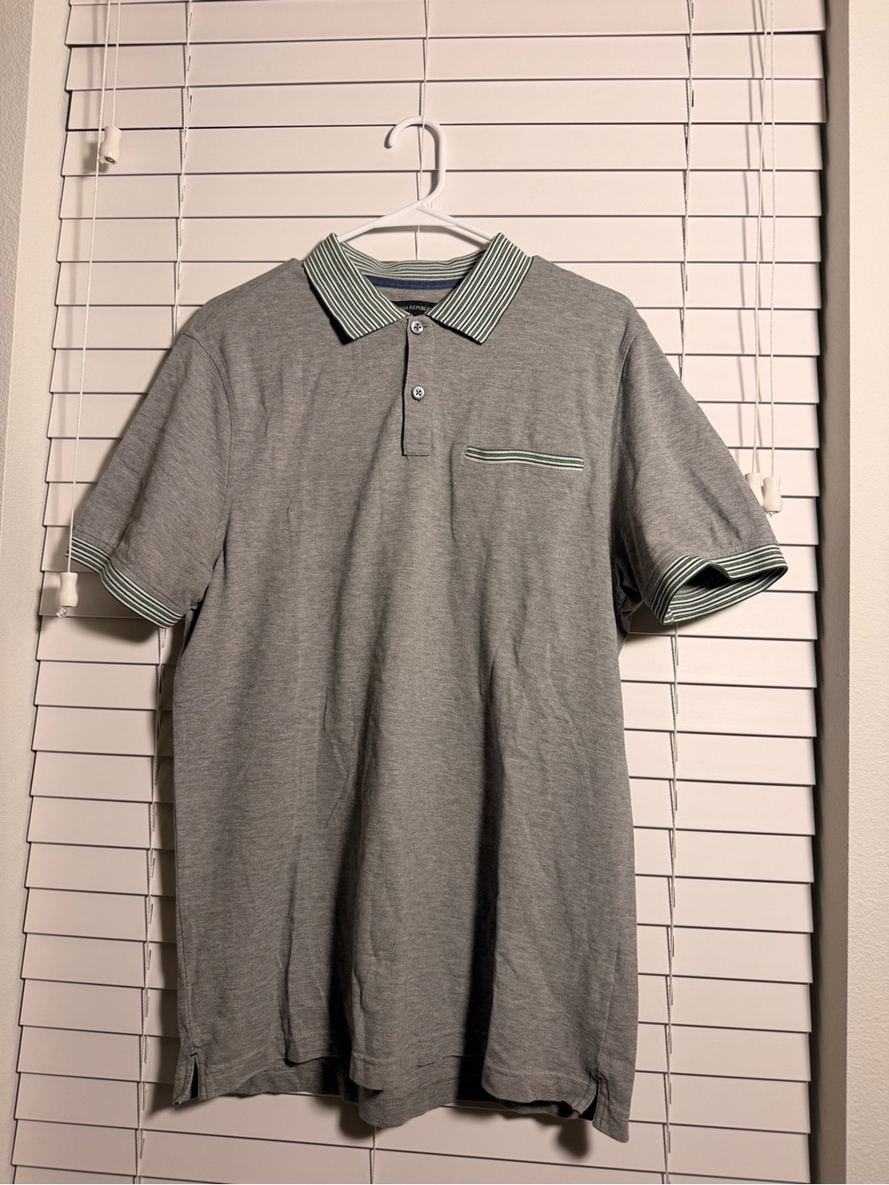 Banana republic Men's Gray Polo Shirt with Green-Trim Collar and Cuffs